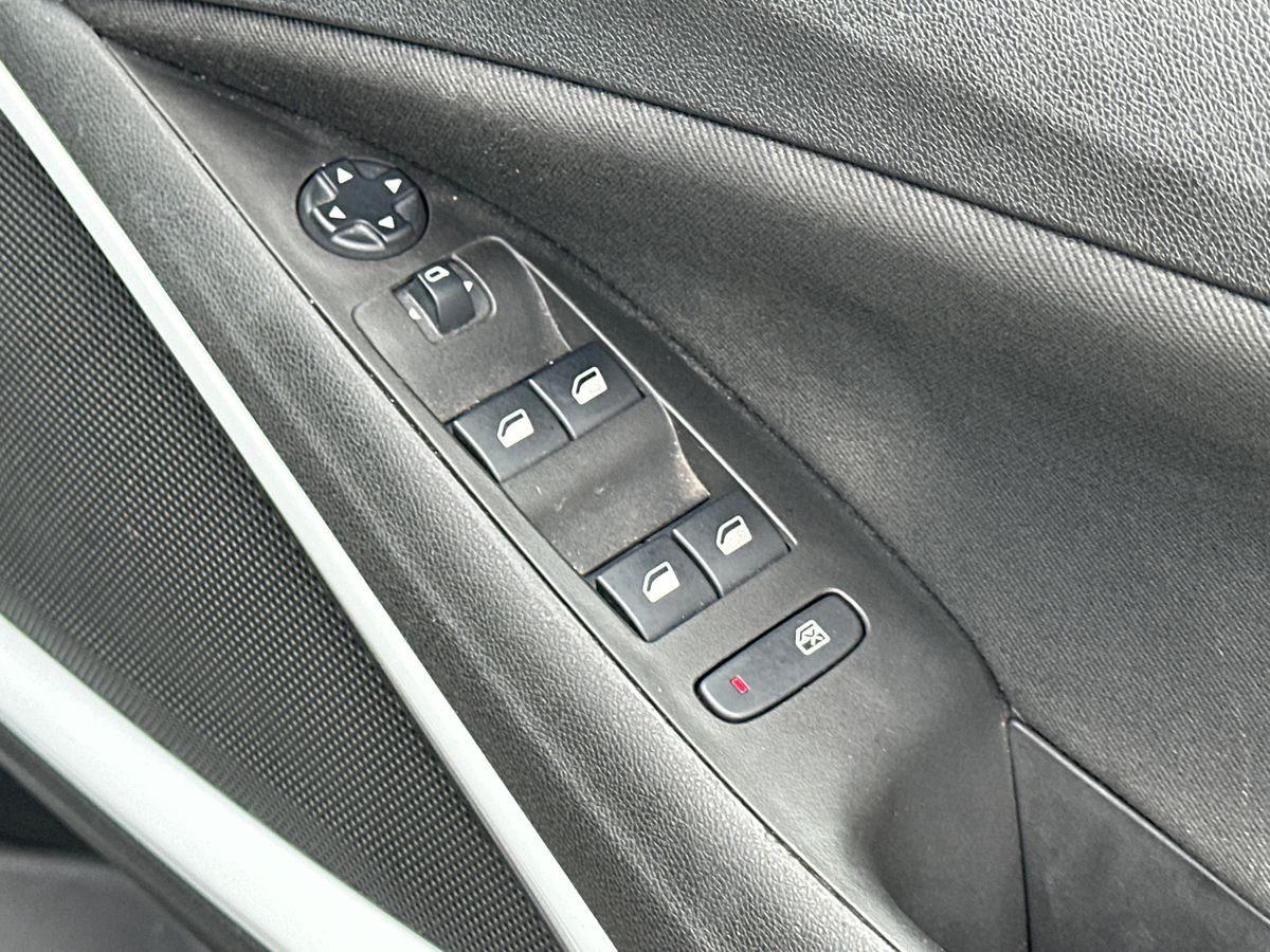 Used Vauxhall Crossland 2021 for sale - 76057438: Photo 18