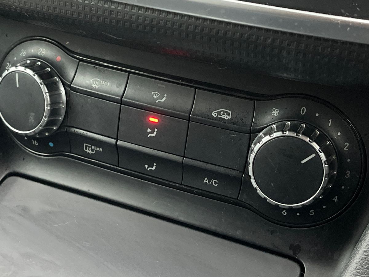 Used Mercedes-Benz A-Class 2014 for sale - 76910900: Photo 26