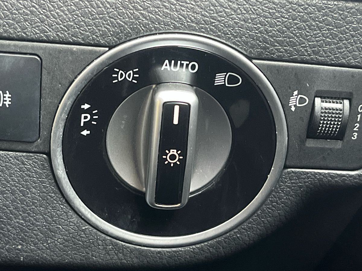 Used Mercedes-Benz A-Class 2014 for sale - 76910900: Photo 29