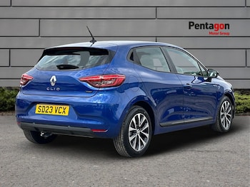 Used Renault Clio 2023 for sale - 75452457: Photo
