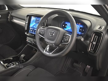 Used Volvo XC40 2025 for sale - 79541162: Photo