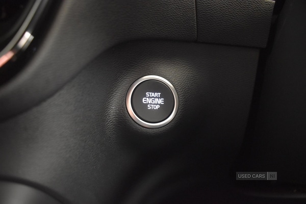 Used Volvo XC40 2025 for sale - 76998345: Photo 17