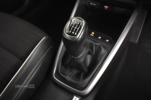 Used Kia Stonic 2021 for sale - 76802875: Photo 24