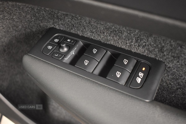 Used Volvo XC40 2023 for sale - 76399501: Photo 32