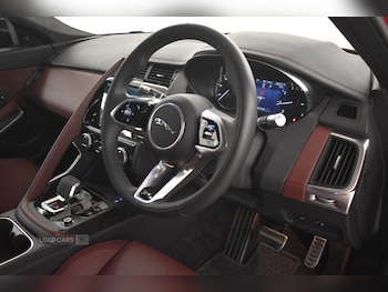 Used Jaguar E-Pace 2021 for sale - 76802558: Photo