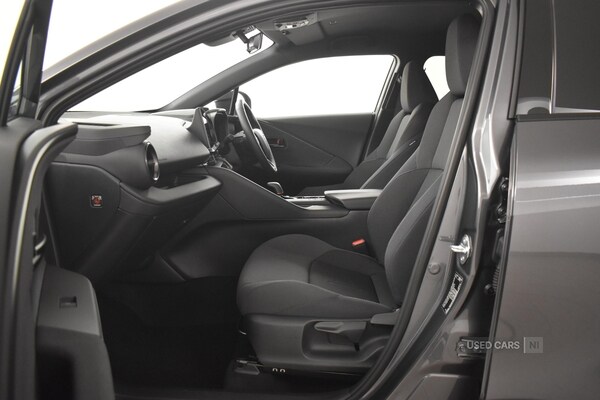 Used Toyota C-HR 2025 for sale - 77204220: Photo 29