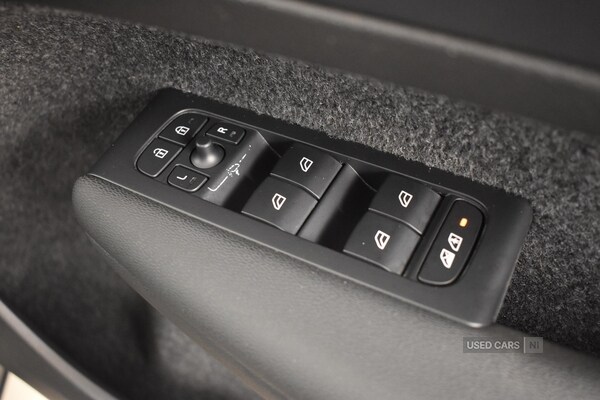 Used Volvo XC40 2023 for sale - 76433571: Photo 32