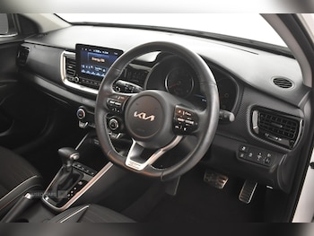 Used Kia Stonic 2023 for sale - 78899038: Photo
