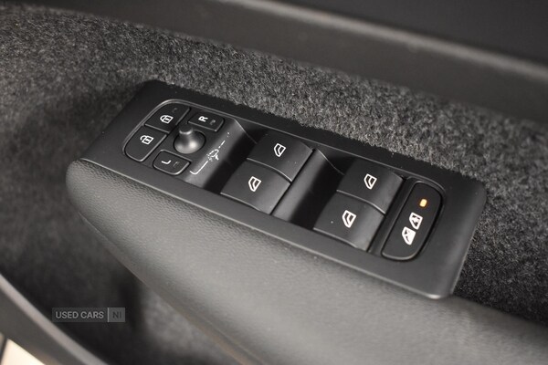 Used Volvo XC40 2023 for sale - 76672127: Photo 32