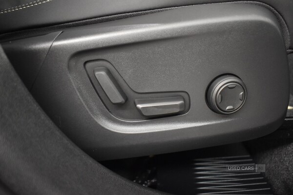 Used Volvo XC40 2025 for sale - 77021657: Photo 32