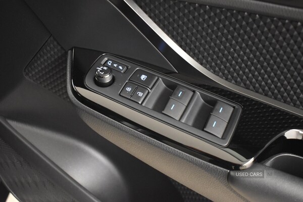 Used Toyota C-HR 2023 for sale - 76308580: Photo 27