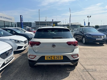 Used Volkswagen T-Roc 2024 for sale - 75610168: Photo