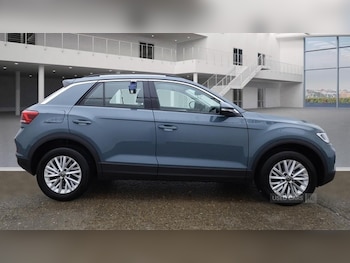 Used Volkswagen T-Roc 2024 for sale - 76976961: Photo