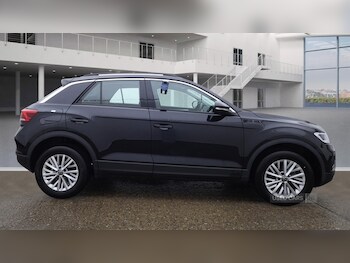 Used Volkswagen T-Roc 2023 for sale - 76936819: Photo