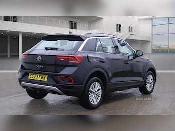 Used Volkswagen T-Roc 2023 for sale - 76914034: Photo