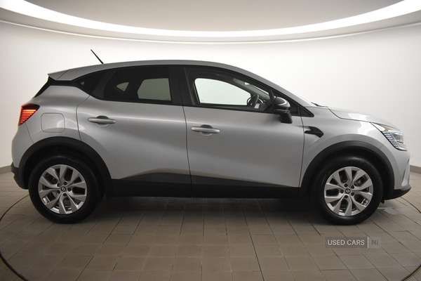 Used Renault Captur 2022 for sale - 76315357: Photo 2