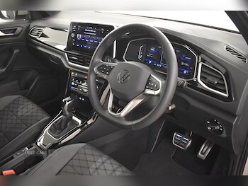 Used Volkswagen T-Roc 2024 for sale - 75697739: Photo