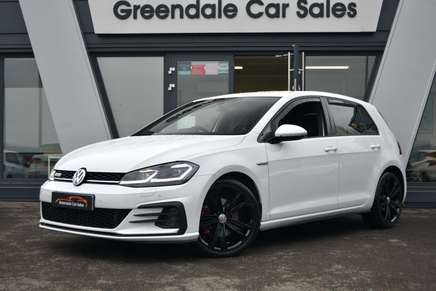 Used Volkswagen Golf 2018 for sale - 76614710: Photo 2