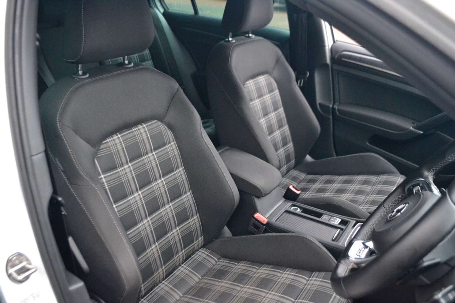 Used Volkswagen Golf 2018 for sale - 76614710: Photo 32