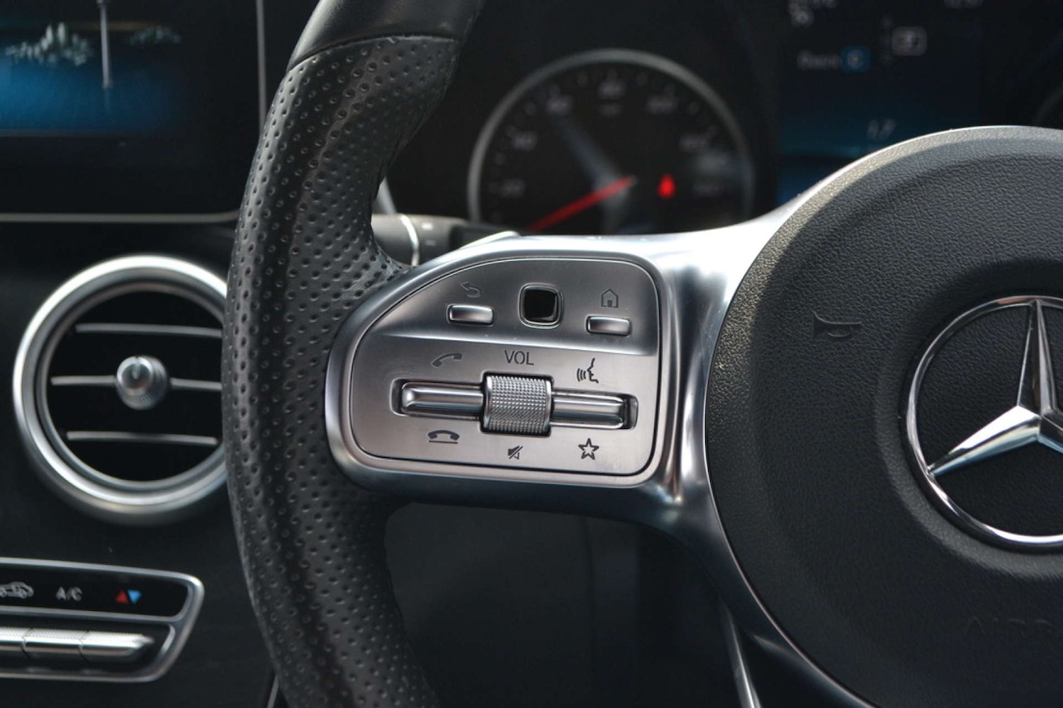 Used Mercedes-Benz C Class 2019 for sale - 77209979: Photo 38