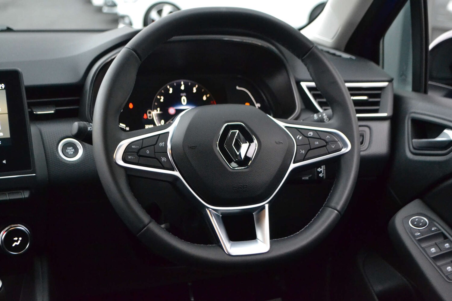 Used Renault Clio 2023 for sale - 77129817: Photo 31