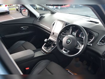 Used Renault Scenic 2019 for sale - 78412304: Photo