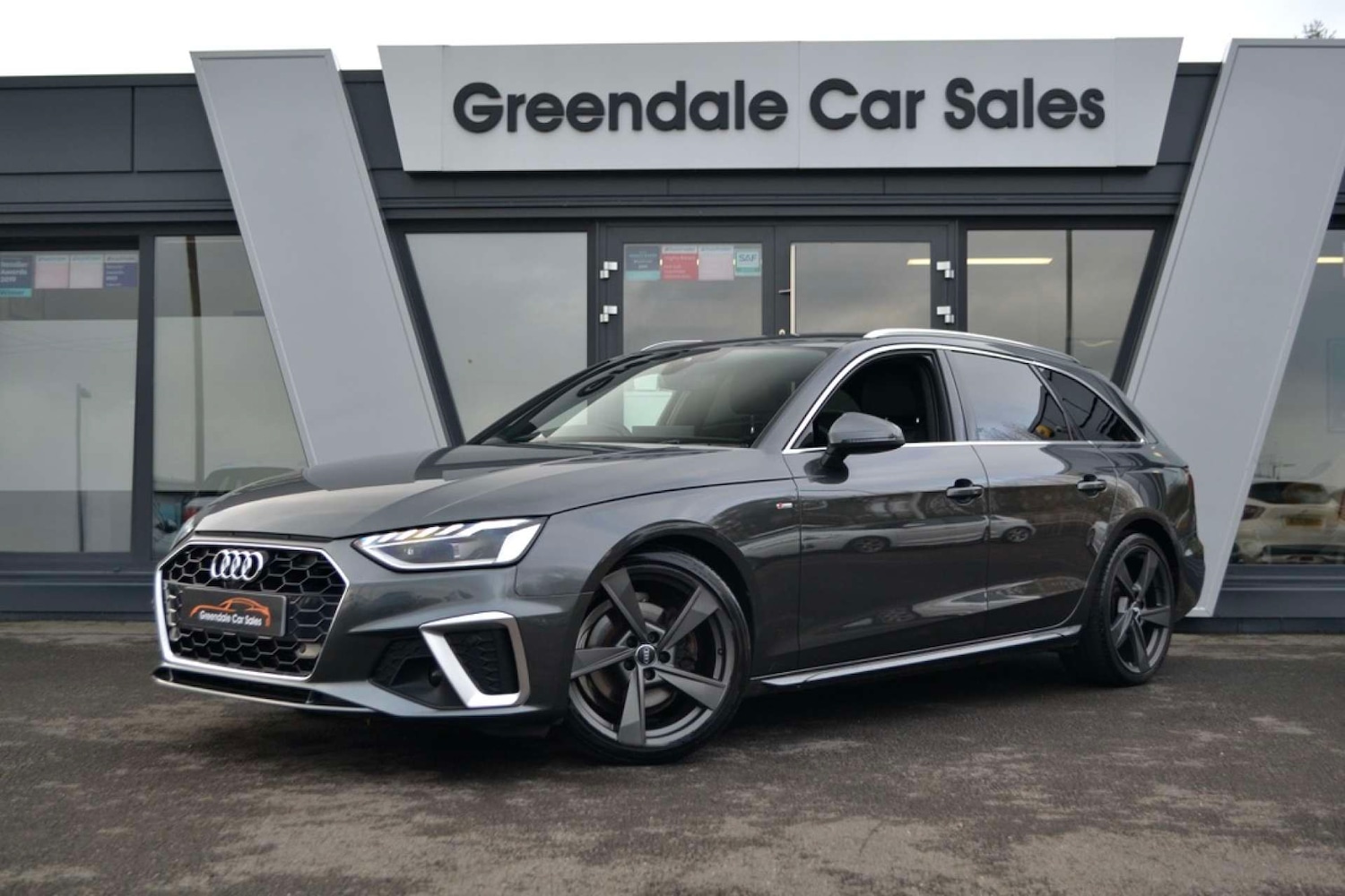 Used Audi A4 2020 for sale - 76618132: Photo 2