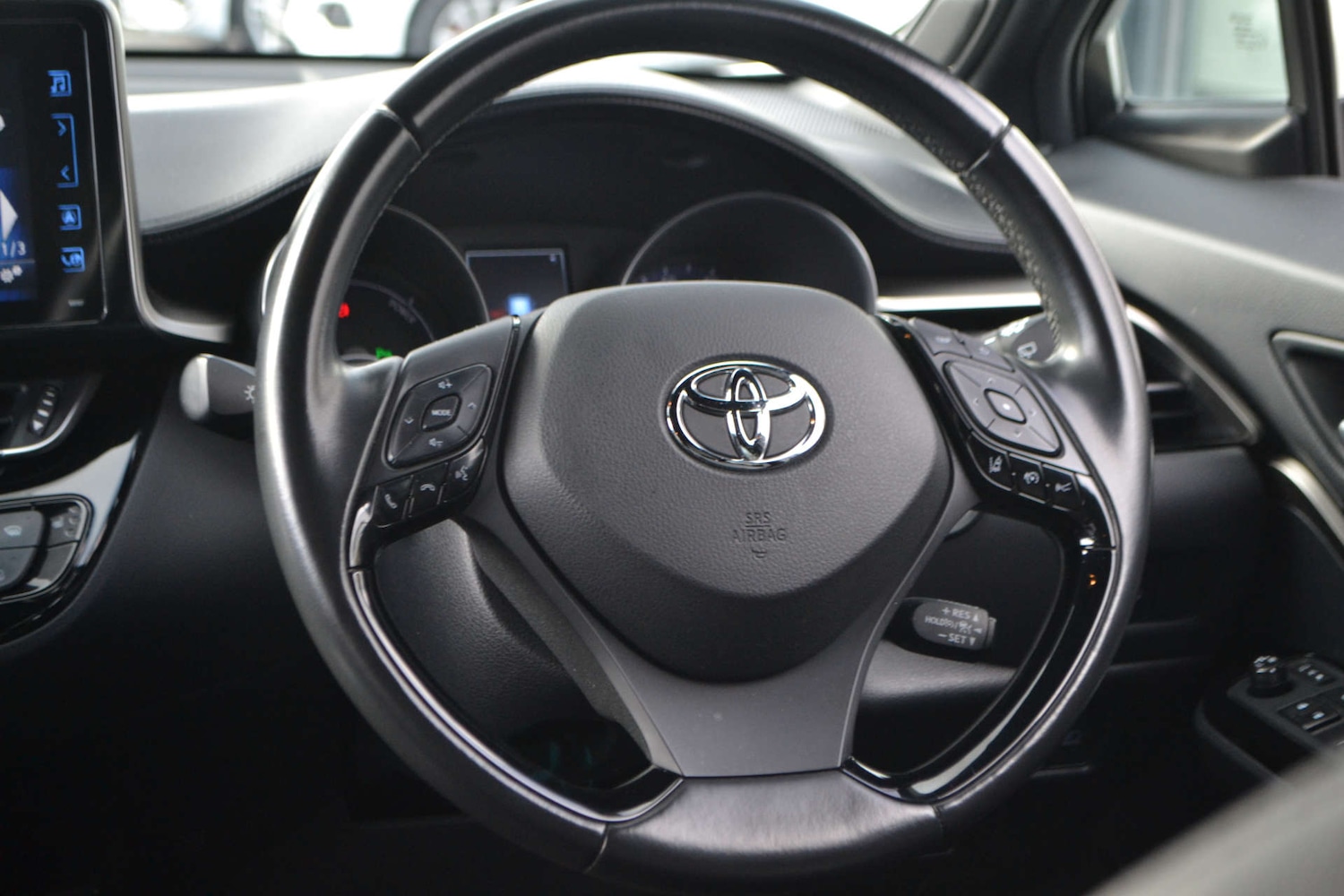 Used Toyota C-HR 2018 for sale - 77991971: Photo 31