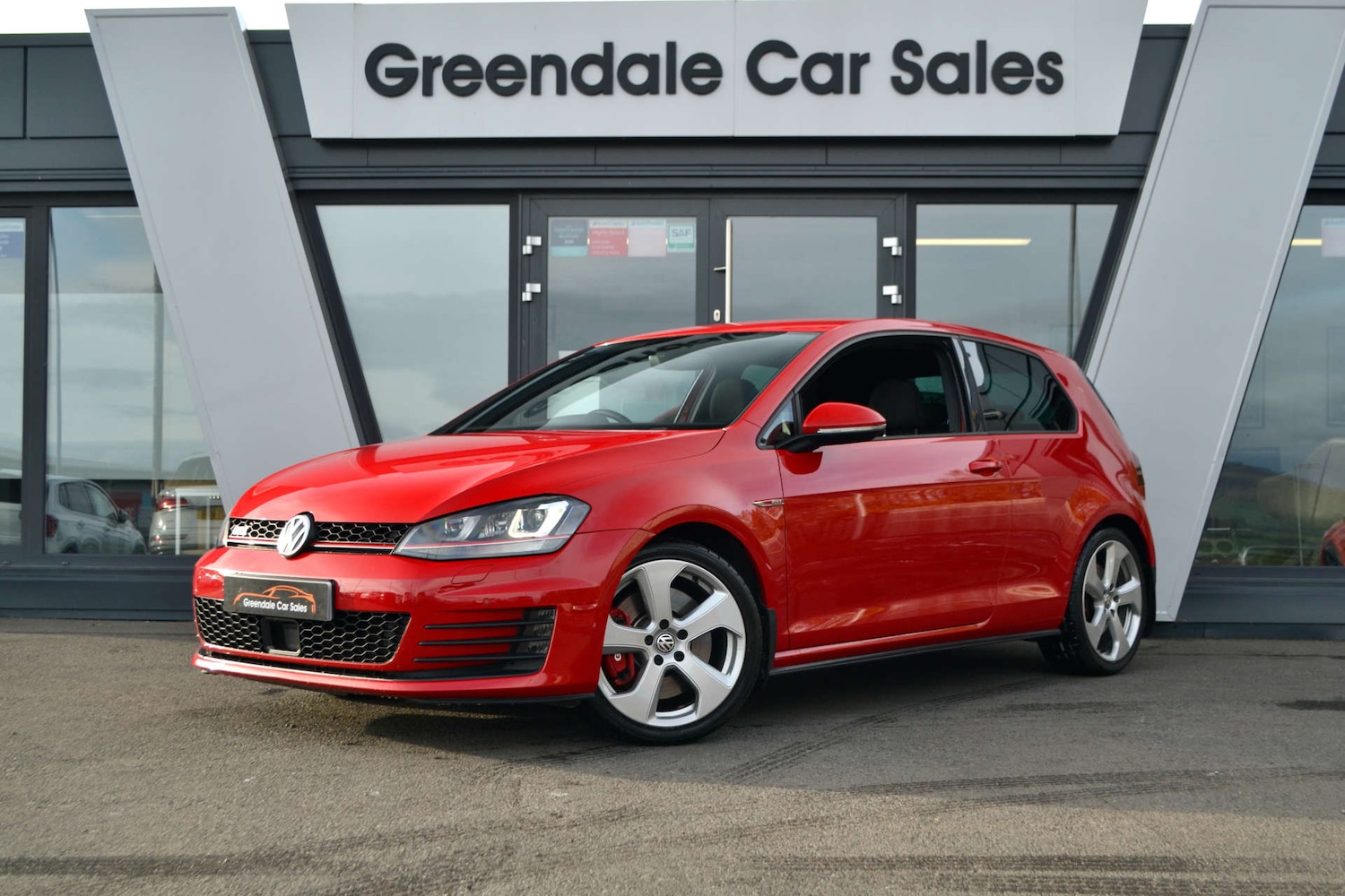 Used Volkswagen Golf 2016 for sale - 76614730: Photo 2