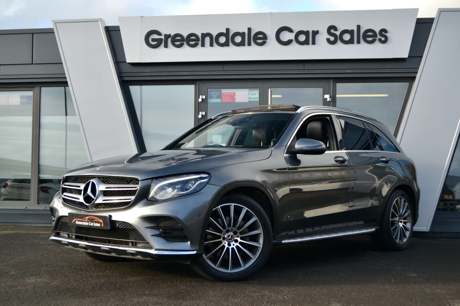 Used Mercedes-Benz GLC 2017 for sale - 76614750: Photo 2