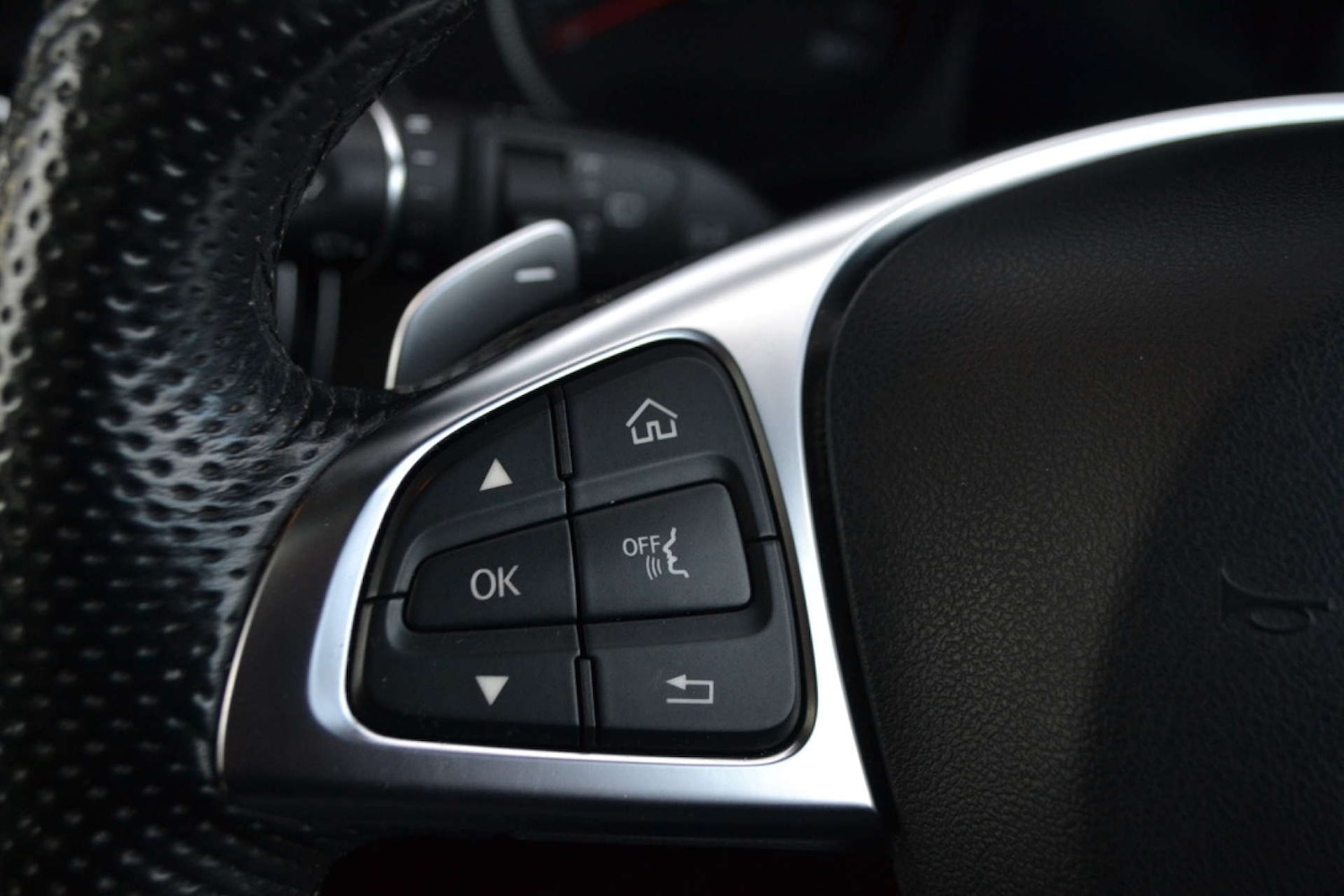 Used Mercedes-Benz GLC 2017 for sale - 76614750: Photo 31