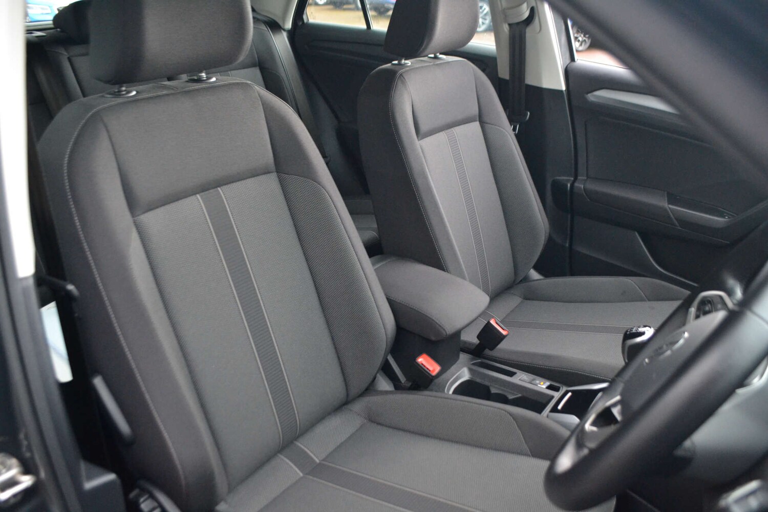 Used Volkswagen T-Roc 2023 for sale - 77916441: Photo 34