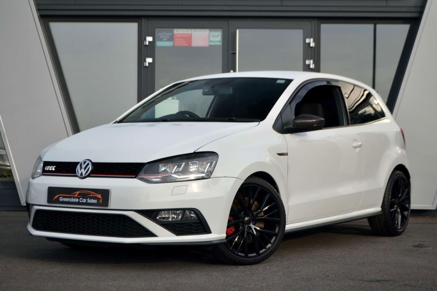 Used Volkswagen Polo 2016 for sale - 76618148: Photo 1