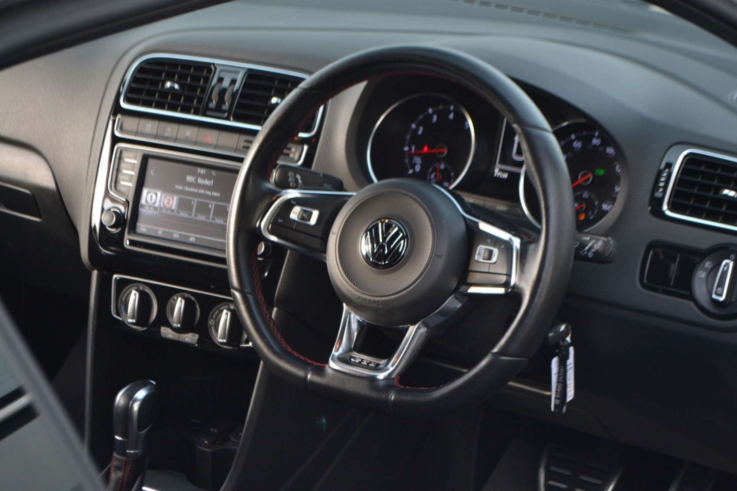 Used Volkswagen Polo 2016 for sale - 76618148: Photo 4