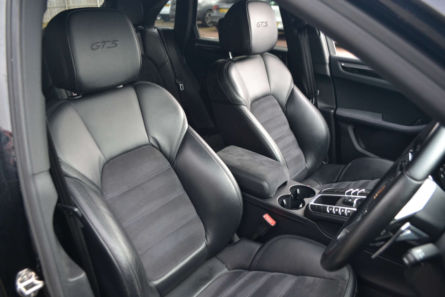 Used Porsche Macan 2017 for sale - 76614761: Photo 40