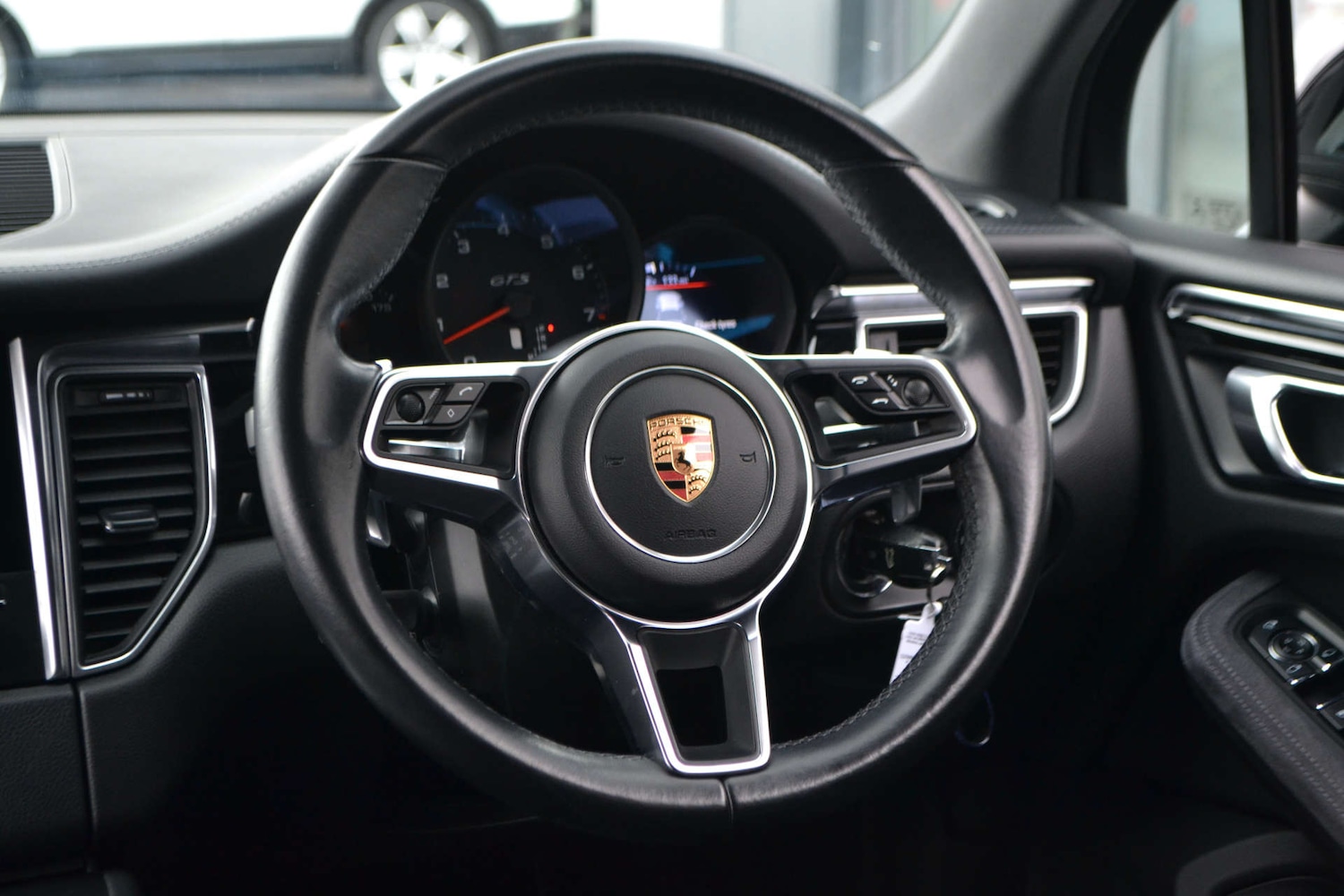 Used Porsche Macan 2017 for sale - 76614761: Photo 47