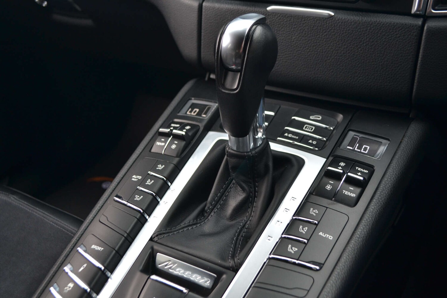 Used Porsche Macan 2017 for sale - 76614761: Photo 61