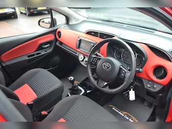 Used Toyota Yaris 2015 for sale - 78669488: Photo