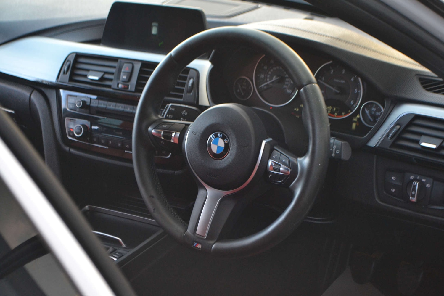 Used BMW 3 Series 2017 for sale - 76618175: Photo 31