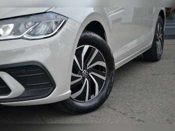 Used Volkswagen Polo 2023 for sale - 79051157: Photo