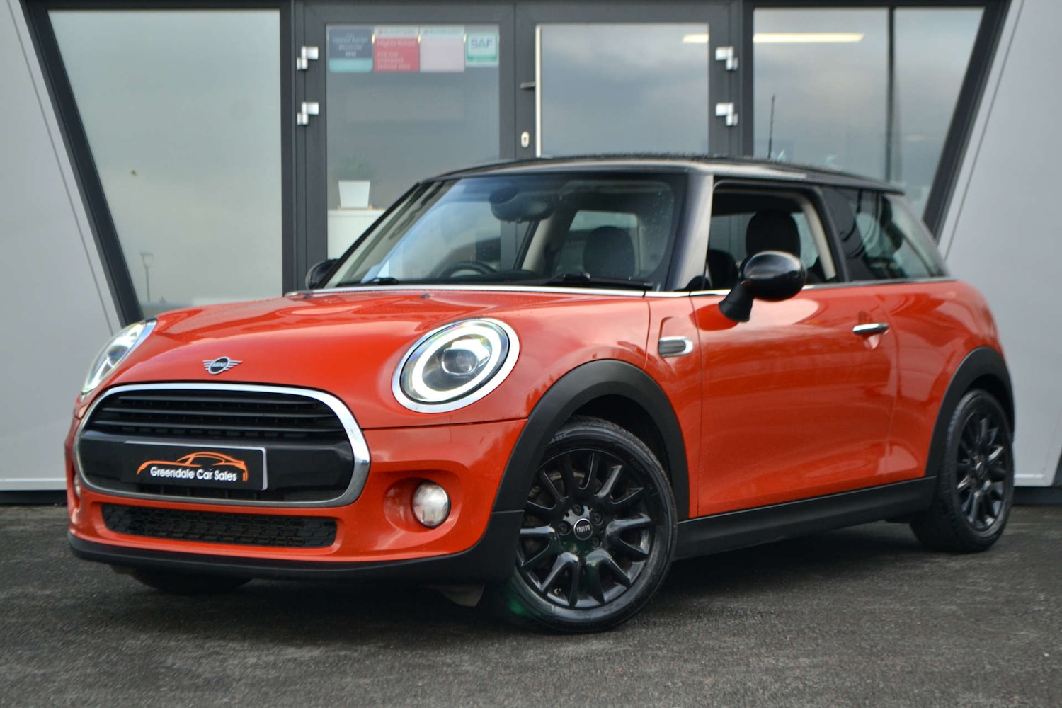 Used MINI Hatch 2019 for sale - 76618146: Photo 1