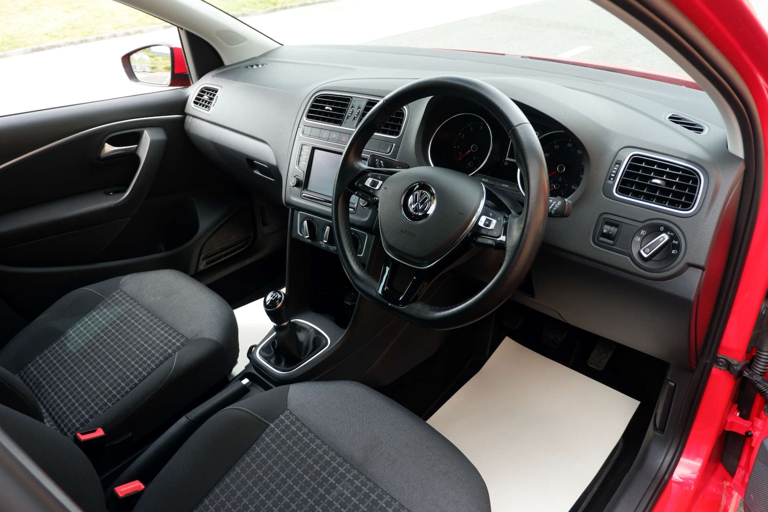 Used Volkswagen Polo 2016 for sale - 77392240: Photo 5