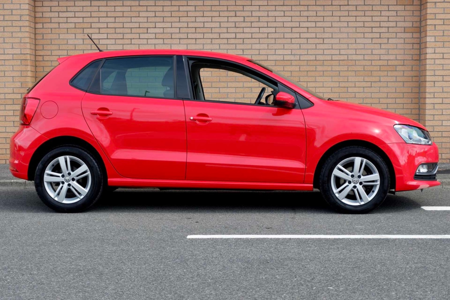 Used Volkswagen Polo 2016 for sale - 77392240: Photo 8
