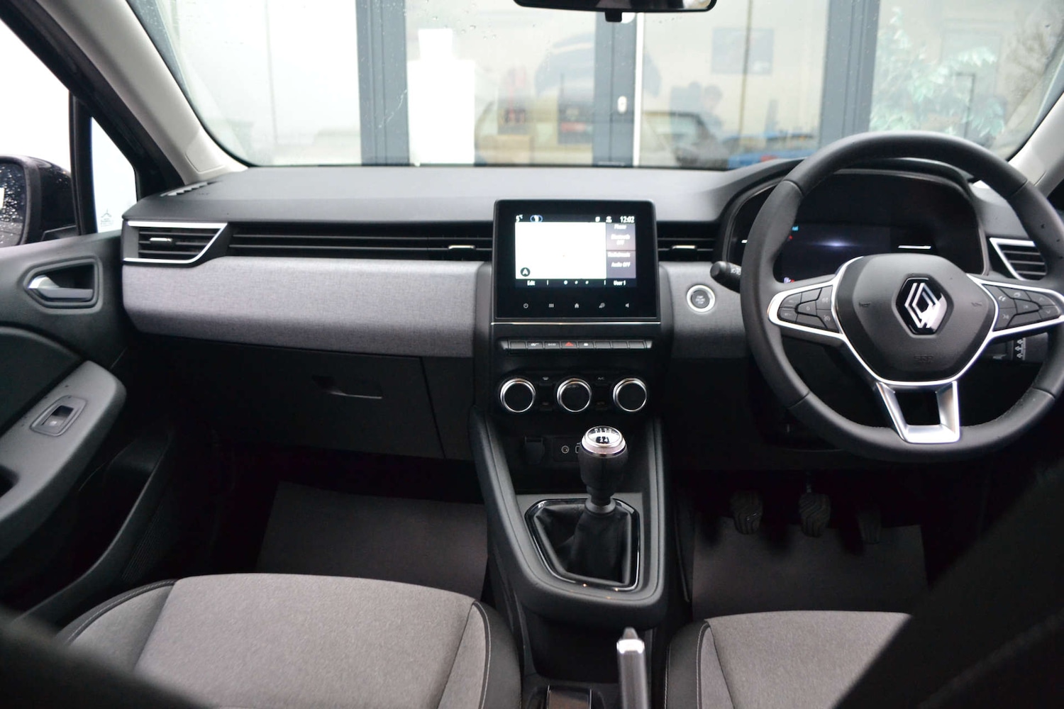 Used Renault Clio 2024 for sale - 77035658: Photo 32