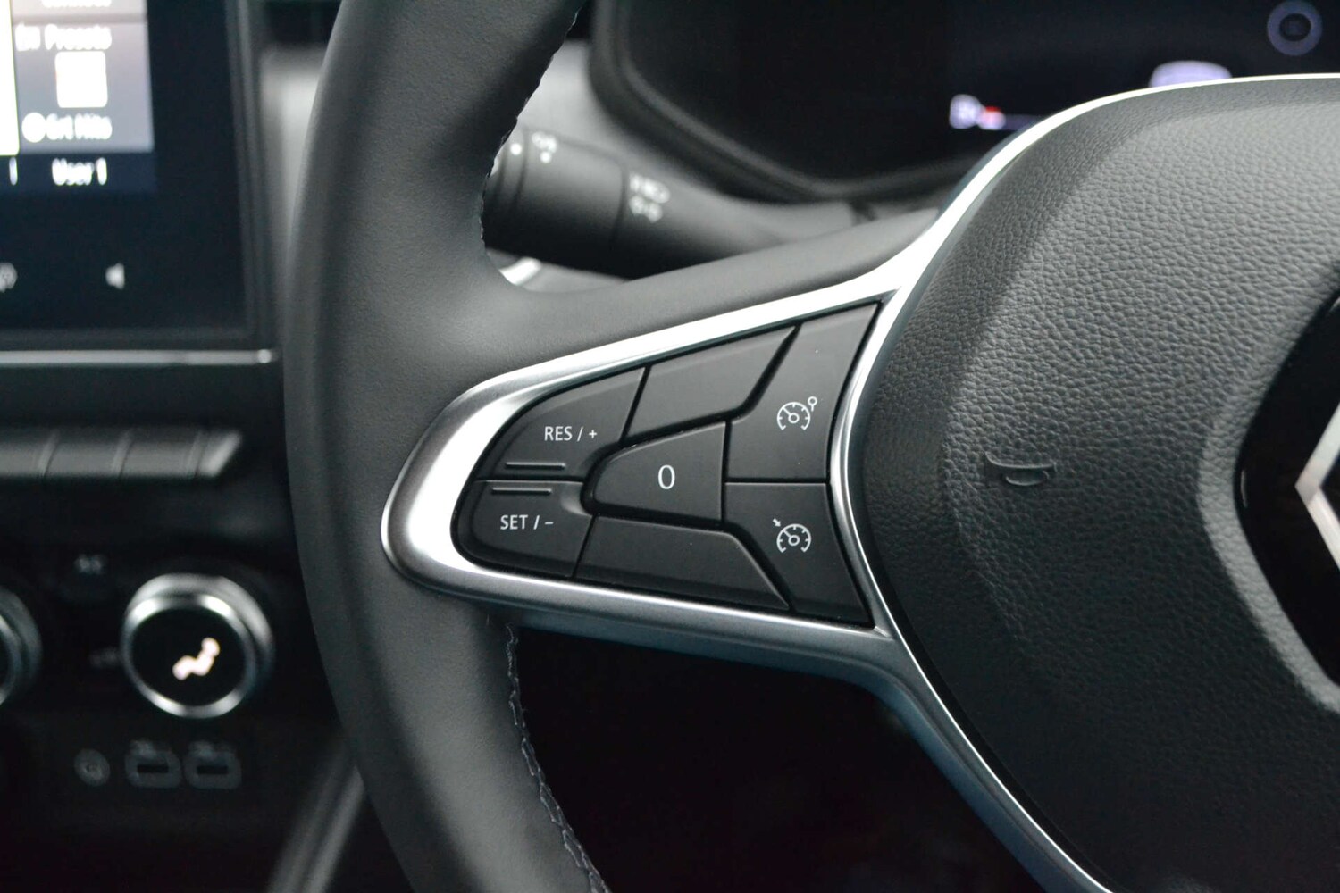 Used Renault Clio 2024 for sale - 77035658: Photo 35