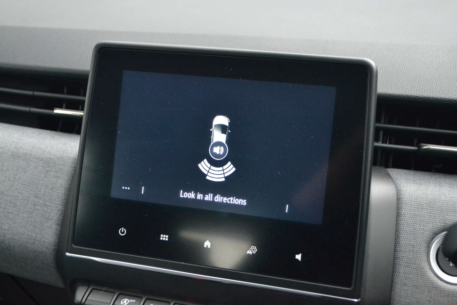 Used Renault Clio 2024 for sale - 77035658: Photo 40