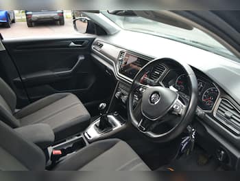 Used Volkswagen T-Roc 2019 for sale - 79527409: Photo