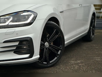 Used Volkswagen Golf 2018 for sale - 76662480: Photo