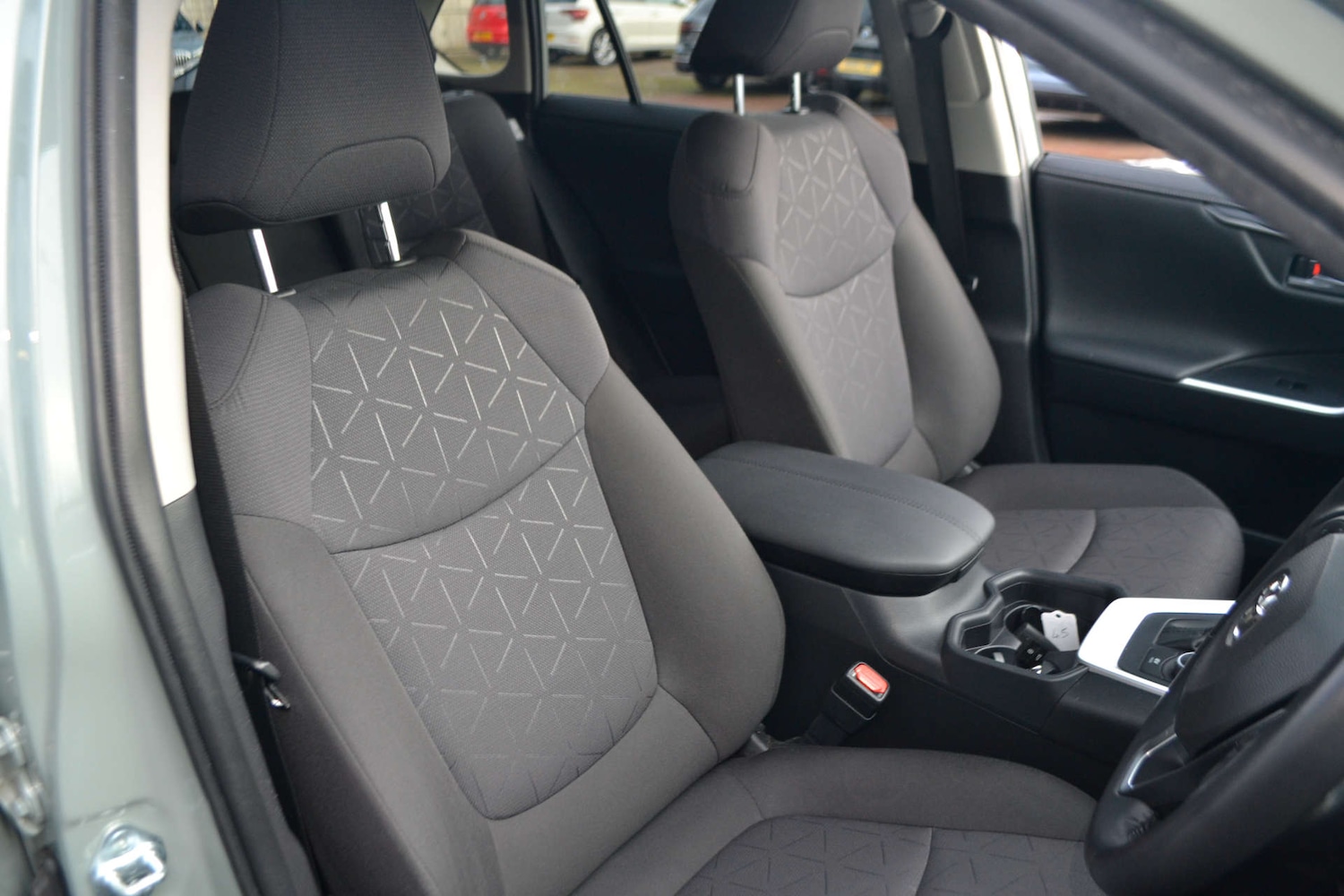 Used Toyota RAV4 2021 for sale - 76618170: Photo 32