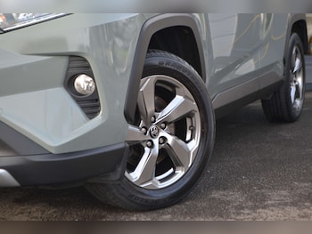 Used Toyota RAV4 2021 for sale - 76618170: Photo